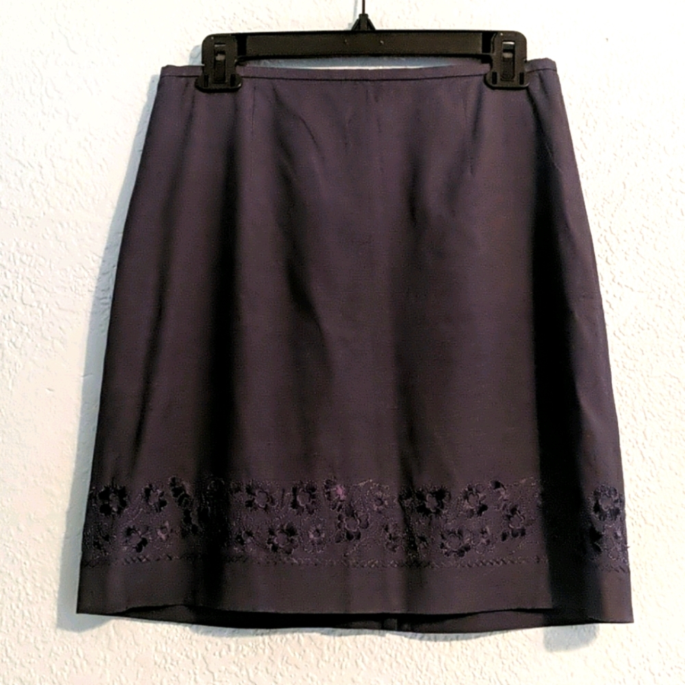 EUC Beautiful Navy Ann Taylor Skirt